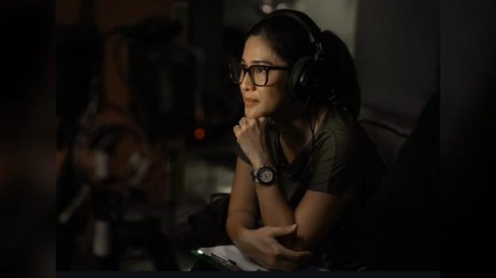 Dian Sastro Kembali ke Kursi Sutradara dengan Film Pendek Berjudul Kotak 