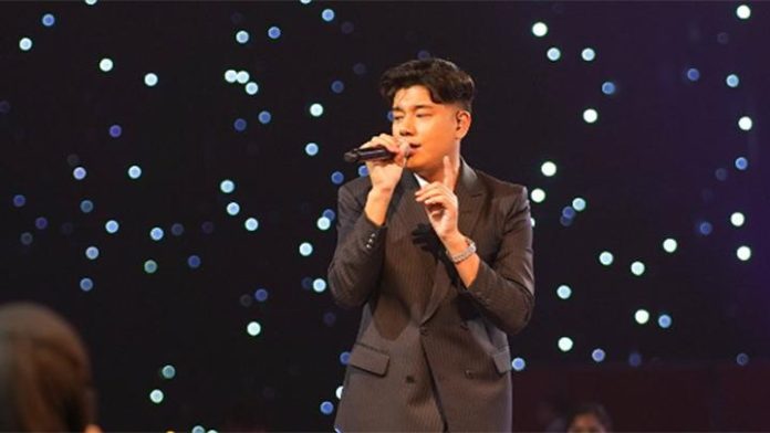 Mengenal Jaz Hayat, yang Menyanyikan Ulang Fly Me to the Moon