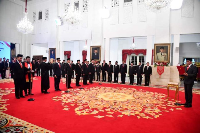 Jokowi Reshuffle Kabinet Pagi Ini, Gus Ipul Gantikan Risma Jadi Mensos