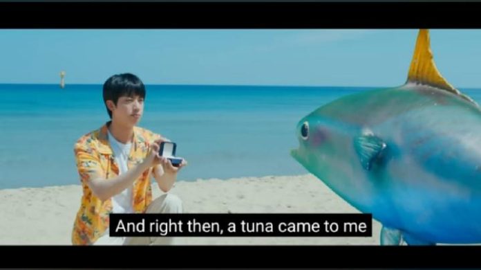 Jin BTS Rilis Video Spesial Super Tuna, Makin Kocak Syuting dengan Ikan