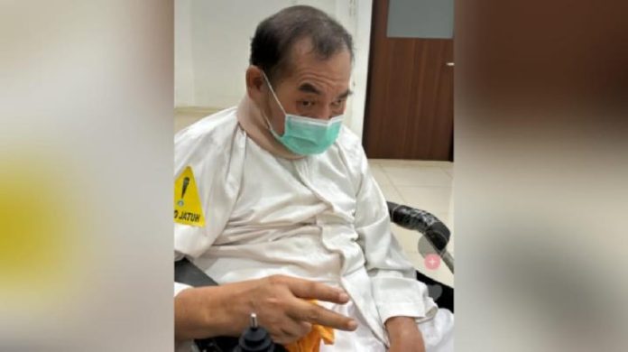 Terbaring Lemah Saat Dijenguk Rieke Diah Pitaloka, Ini Penyakit yang Diderita Mat Solar