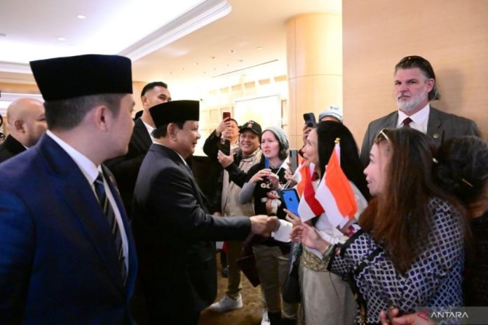Prabowo Tiba di AS, Langsung Disambut Heboh WNI di Washington DC
