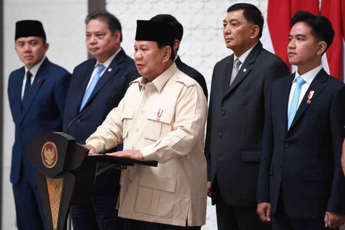 Bukan Demam, Seskab Sebut Prabowo Batal Temui PM Malaysia karena Urusan Penting