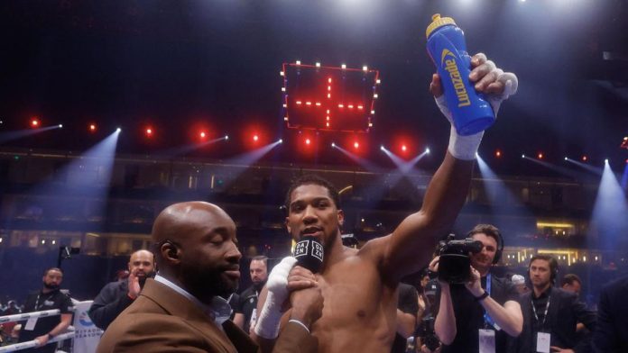 Anthony Joshua Blak-blakan Tantang Tyson Fury di 2025