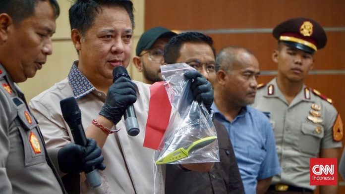 Tersangka Mutilasi Koper Merah di Ngawi Pakai Pisau Buah