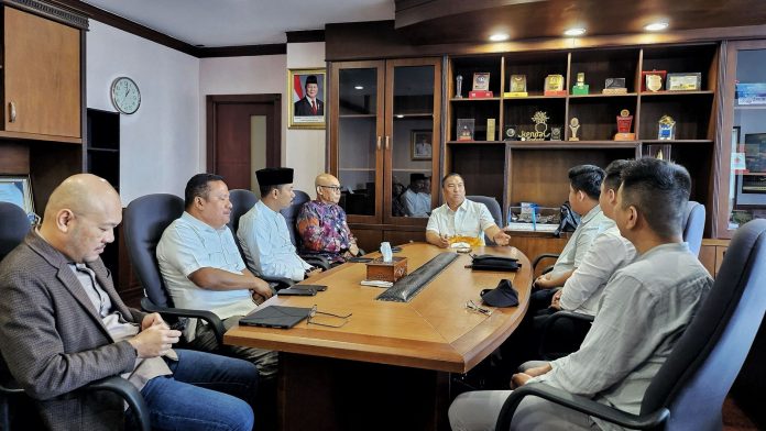 Wagub Kepri Terima Kunjungan Silaturahmi Pengusaha Batam, Bahas Peningkatan Investasi - Mimbarkepri.co