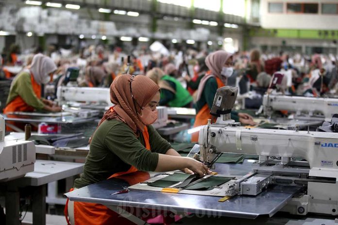 Industri Tekstil Nasional Terancam Tantangan Struktural, Ini Solusi OJK
