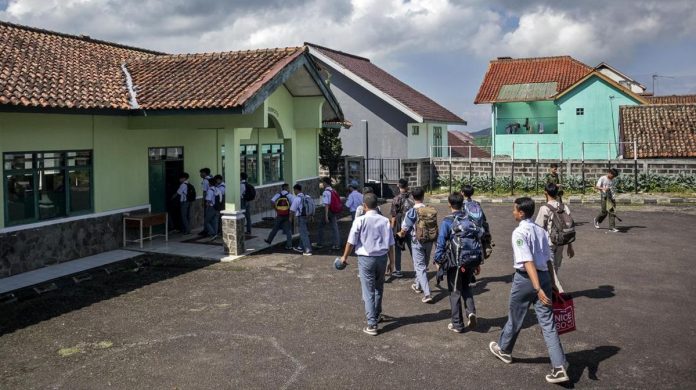 Ortu Sambut Siswa Pulang dari Barak: Anak Saya Berubah Lebih Sopan