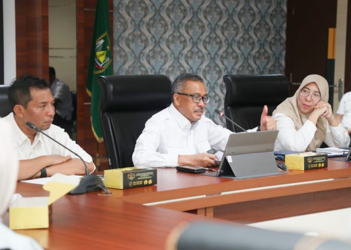Sekda Jefridin Pimpin Rapat Perencanaan Penanganan Kemiskinan di Kota Batam - batamstraits.com