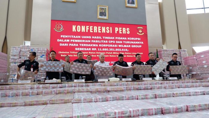 Sejarah Terbesar, Kejagung Sita Uang Rp11,8 Triliun Hasil Korupsi CPO