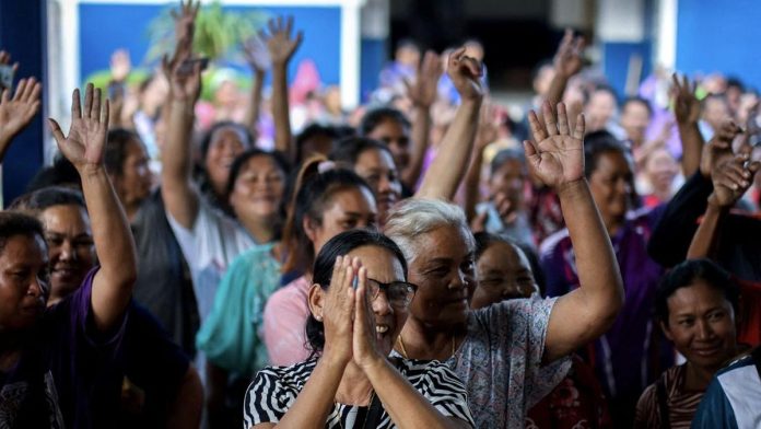 FOTO: Sukacita Warga Sambut Gencatan Senjata Thailand-Kamboja