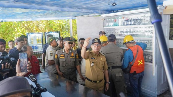 Pemkab Badung Bongkar Usaha Tanpa Izin di Zona Terlarang Pantai Bingin