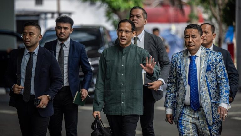 FOTO: Nadiem Makarim Didampingi Hotman Paris Penuhi Panggilan Kejagung FOTO: Nadiem Makarim Didampingi Hotman Paris Penuhi Panggilan Kejagung
