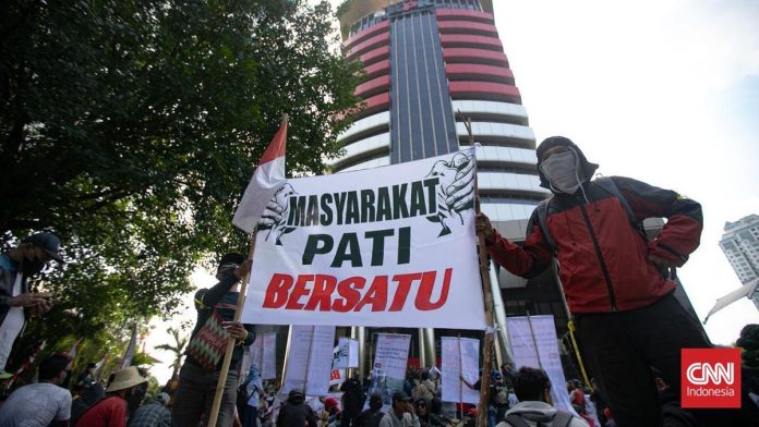 FOTO: Ratusan Warga Pati Datangi KPK Desak Kasus Bupati Sudewo Diusut