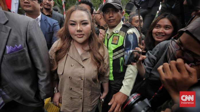 Lisa Mariana Diperiksa Bareskrim dan Minta Kejelasan Tes DNA Ulang