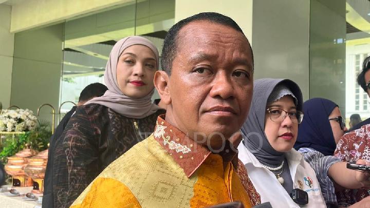 Kelakar Bahlil Soal Ditegur Prabowo Saat Rapat: Ditegur Sapa, Ditegur Sayang Kelakar Bahlil Soal Ditegur Prabowo Saat Rapat: Ditegur Sapa, Ditegur Sayang