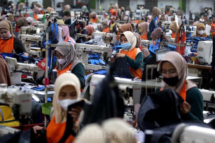 Satu Tahun Prabowo-Gibran, Kebijakan Manufaktur Belum Optimal Gairahkan Industri