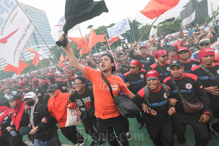 Daftar Daerah dengan UMP & UMK 2026 Tertinggi Jika Naik 6%-7%