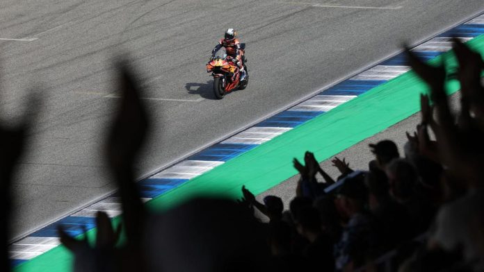 FOTO: Marc Marquez Penalti, Acosta Juara Sprint Race MotoGP Thailand