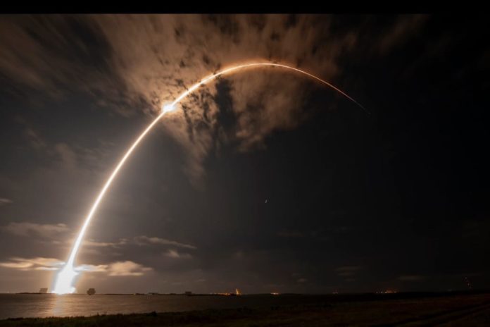 SpaceX Telah Luncurkan 10.400 Starlink ke Orbit Mei 2026, Pakai Roket Falcon 9