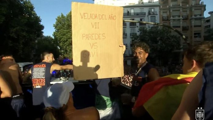Yamal Olok-olok Aksi Brutal Paredes di Parade Juara Piala Dunia 2026